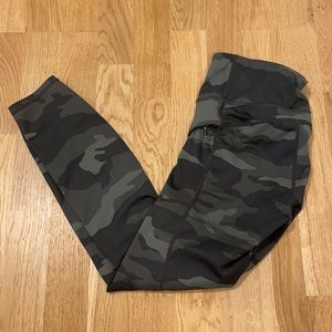 Athleta | Women’s Leggings | Camo | Small